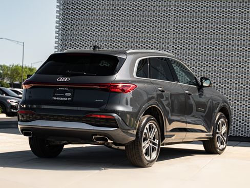 Certified 2025 Audi Q5 Premium w/ Premium Plus AWD/4WD image 4