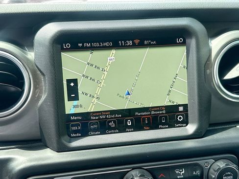 Used 2022 Jeep Wrangler Unlimited Sahara w/ LED Lighting Group AWD/4WD image 14