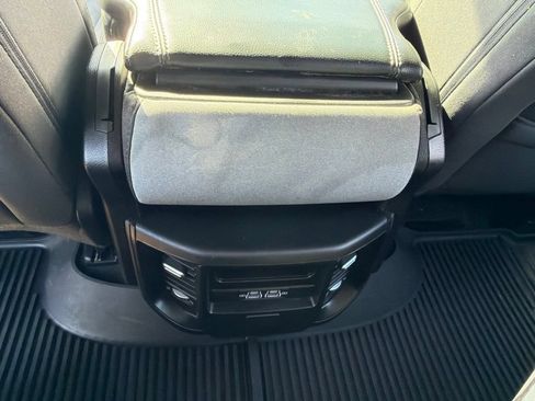 Used 2023 RAM 1500 Big Horn AWD/4WD image 18
