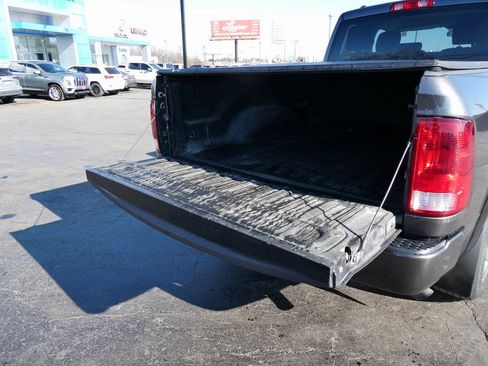 Used 2017 RAM 1500 Express image 8