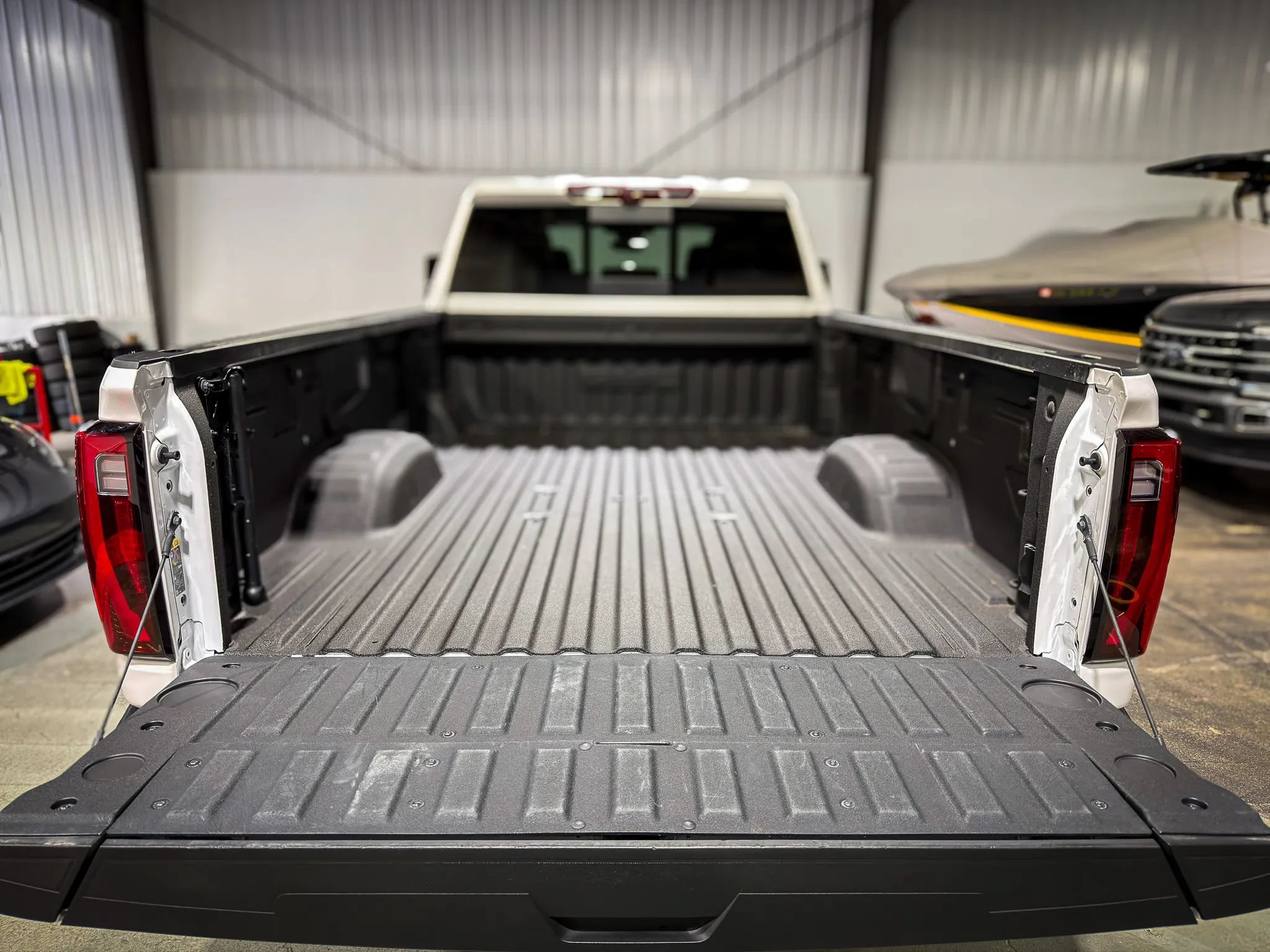 Used 2025 GMC Sierra 3500 Denali Ultimate AWD/4WD image 6
