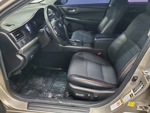 Used 2015 Toyota Camry SE image 9