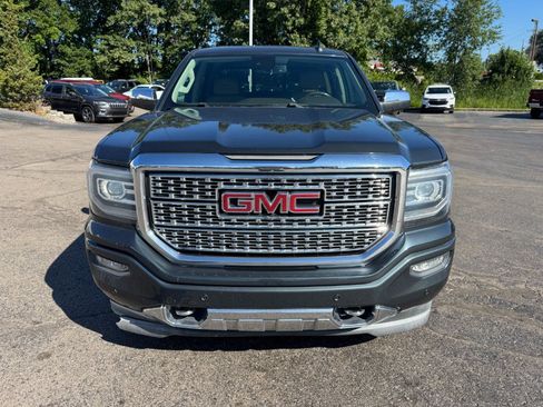 Used 2018 GMC Sierra 1500 Denali w/ Denali Ultimate Package AWD/4WD image 8