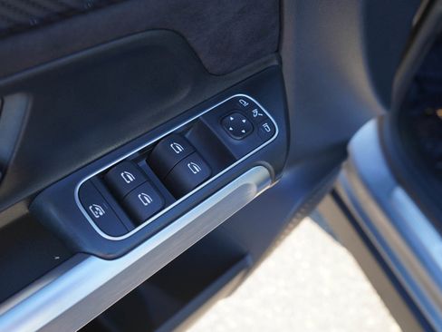 Used 2021 Mercedes-Benz GLB 250 4MATIC image 20