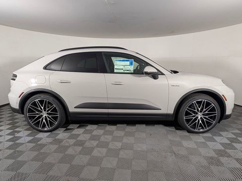 New 2026 Porsche Macan 4 Electric AWD/4WD image 8