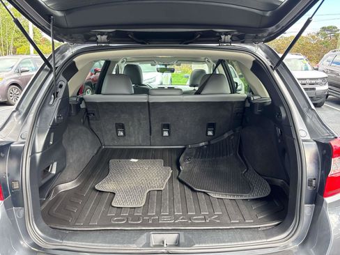 Used 2018 Subaru Outback 2.5i Limited image 14