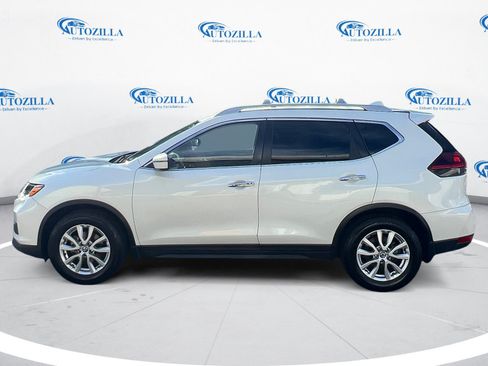 Used 2020 Nissan Rogue SV FWD image 2