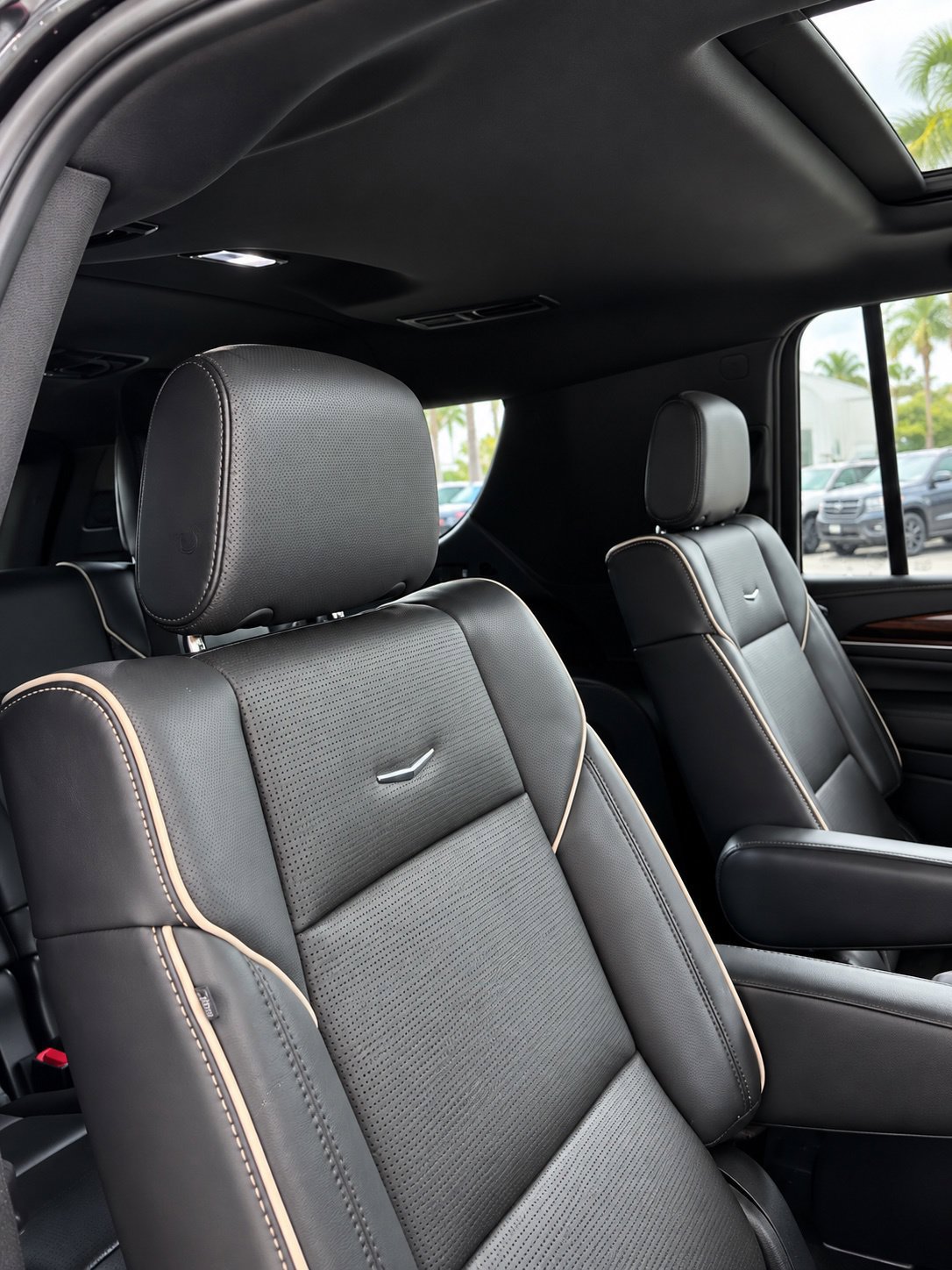 Certified 2023 Cadillac Escalade Premium Luxury RWD image 14