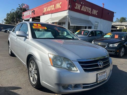 Used 2006 Toyota Avalon Limited FWD image 1
