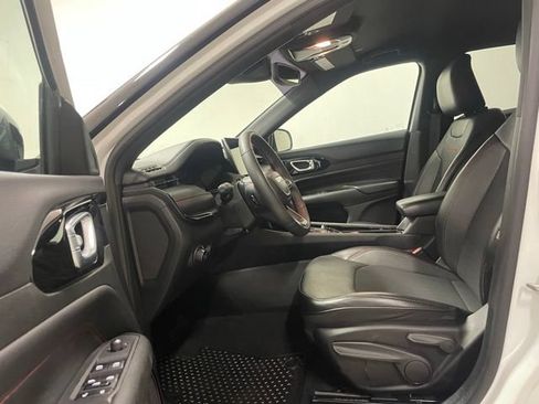 Used 2023 Jeep Compass Trailhawk AWD/4WD image 19