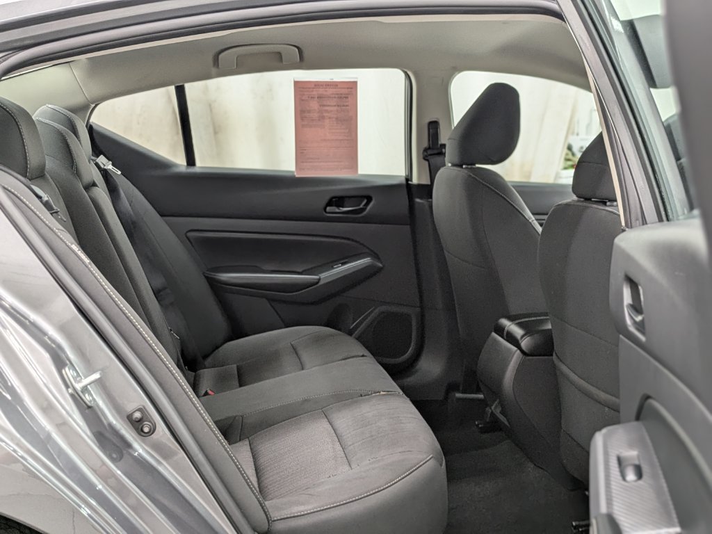 Used 2025 Nissan Altima 2.5 SV FWD image 23