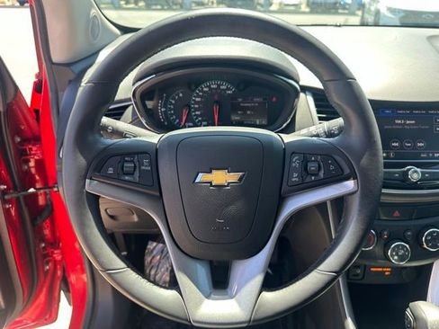 Certified 2020 Chevrolet Trax LT w/ LT Convenience Package AWD/4WD image 6