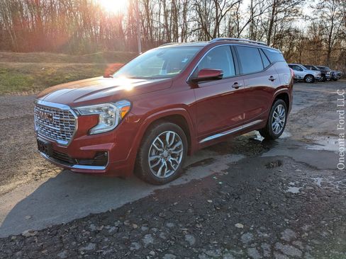 Used 2024 GMC Terrain Denali image 7