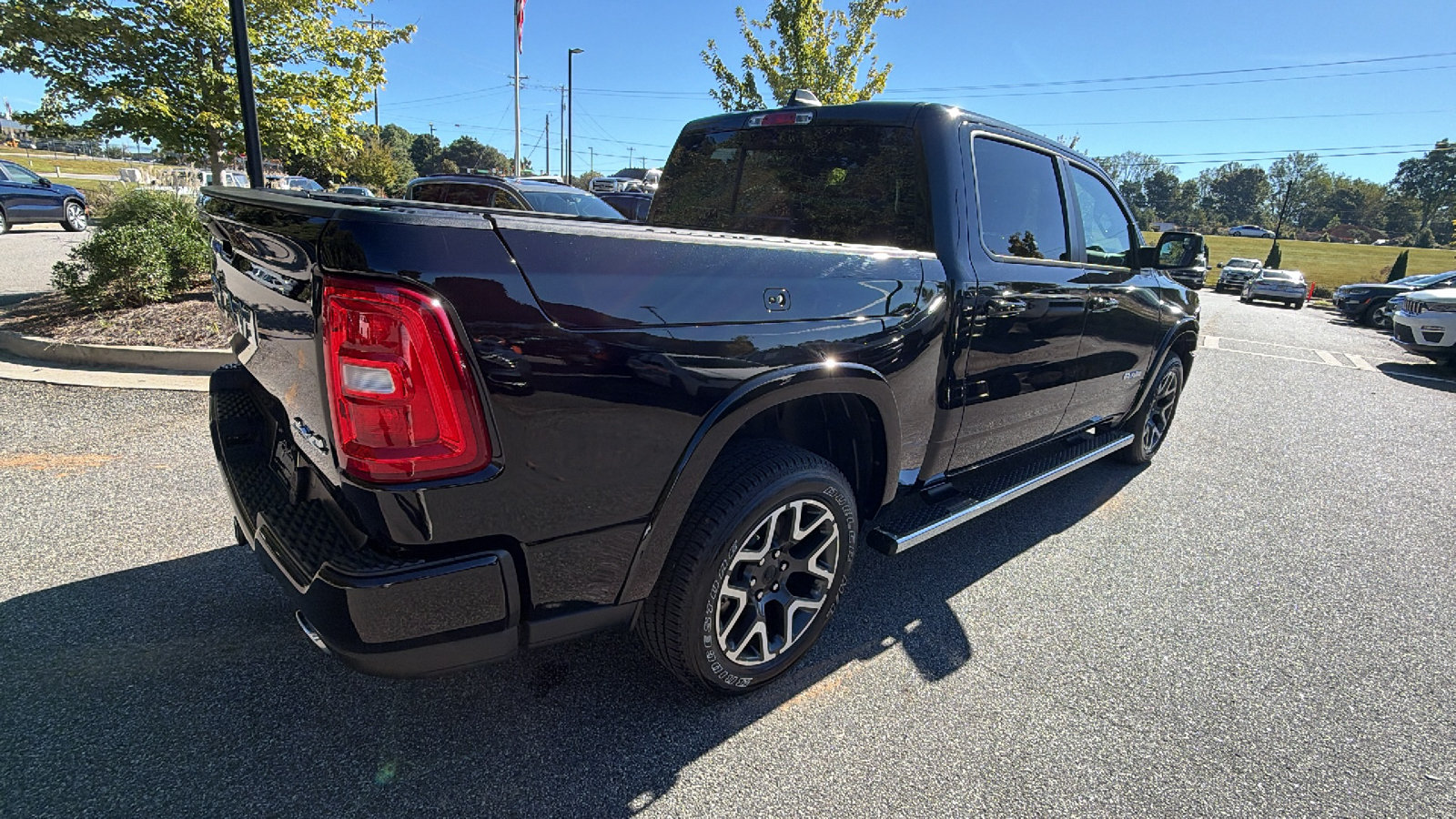 Used 2025 RAM 1500 Laramie w/ Sport Appearance Package AWD/4WD image 8