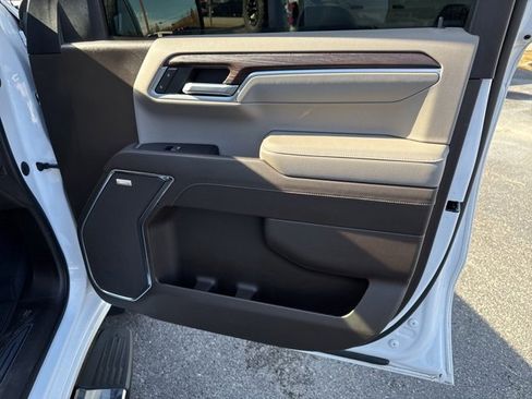 Used 2022 GMC Sierra 1500 SLT w/ SLT Convenience Package image 26