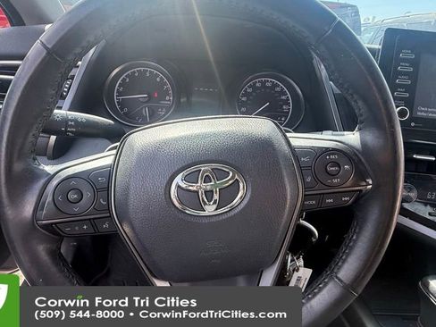 Used 2021 Toyota Camry SE FWD image 10