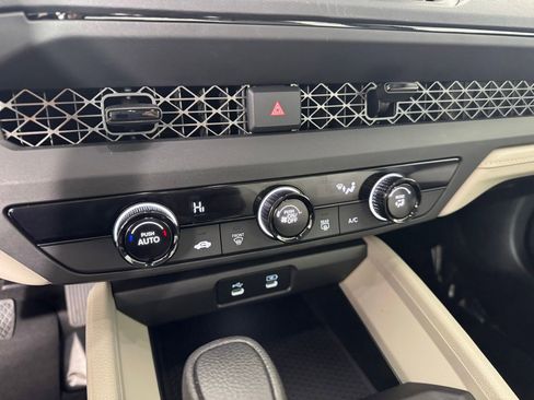 Used 2025 Honda Accord LX image 15