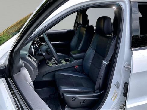 Used 2019 Jeep Grand Cherokee Altitude AWD/4WD image 41
