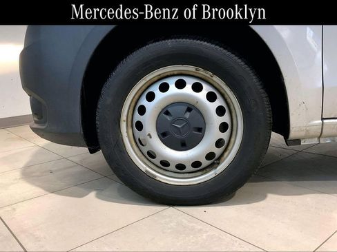 Used 2022 Mercedes-Benz Metris image 5