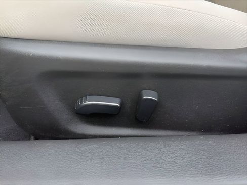 Used 2025 Nissan Altima 2.5 SV FWD image 17