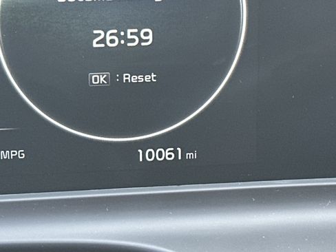 Used 2024 Kia Seltos SX w/ SX Sunroof Package image 29