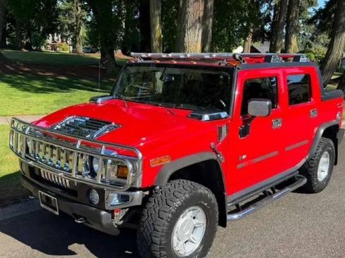Used 2005 HUMMER H2 SUT w/ Preferred Equipment Group AWD/4WD image 1