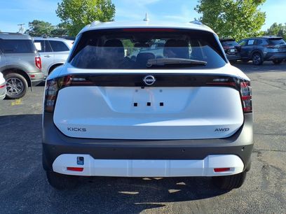 New 2025 Nissan Kicks SV w/ SV Premium Package