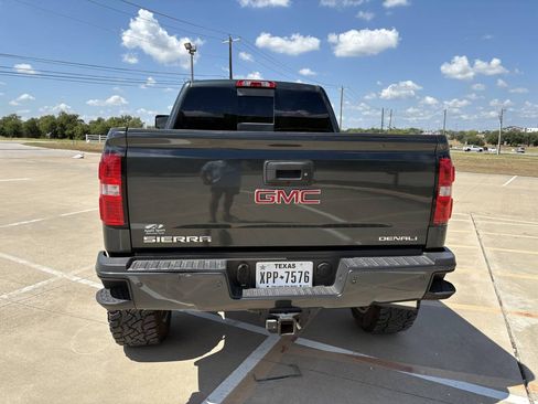 Used 2017 GMC Sierra 3500 Denali w/ Duramax Plus Package AWD/4WD image 4