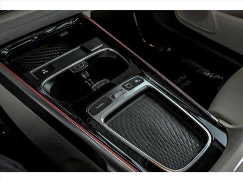 Certified 2026 Mercedes-Benz GLB 250 GLB 250 4MATIC image 22