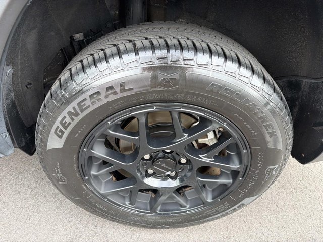 Used 2021 Toyota RAV4 LE AWD/4WD image 29