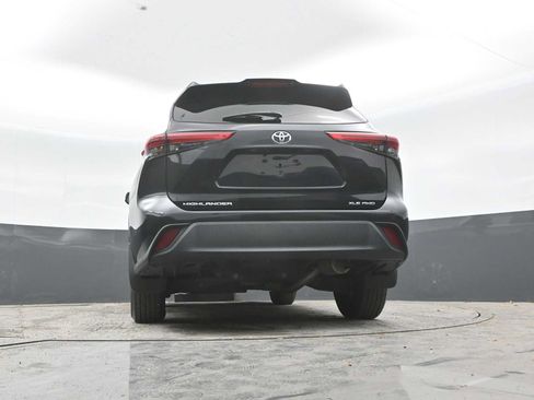Used 2021 Toyota Highlander XLE AWD/4WD image 51