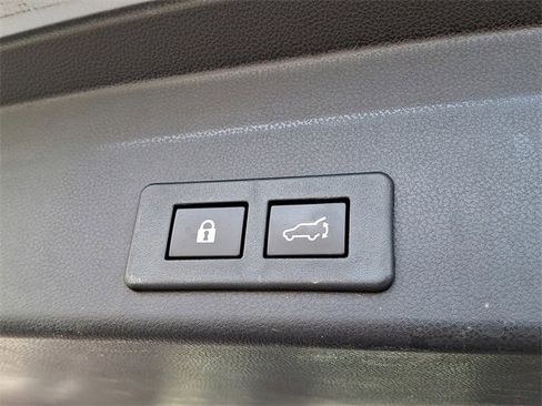 Used 2023 Subaru Ascent Limited w/ Technology Package image 33