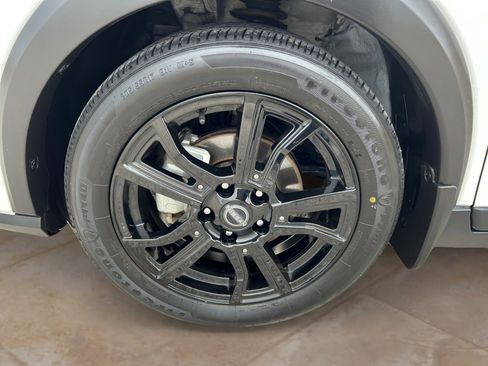 Used 2024 Nissan Kicks SR w/ SR Premium Package FWD image 25