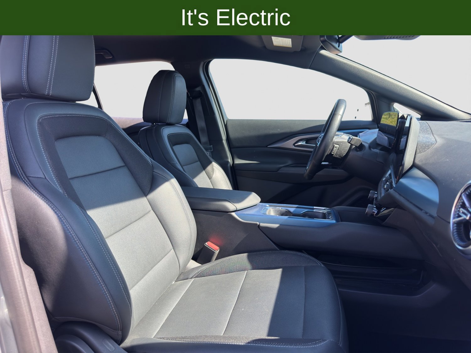Certified 2024 Chevrolet Equinox EV LT FWD image 17