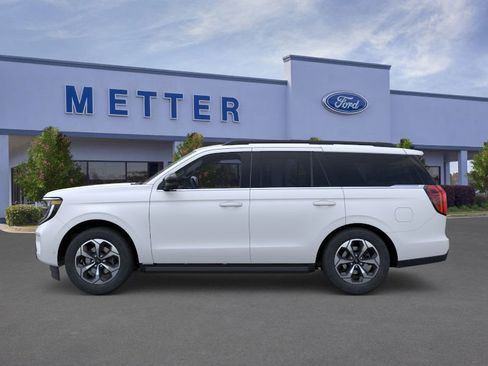 New 2026 Ford Expedition Active image 4