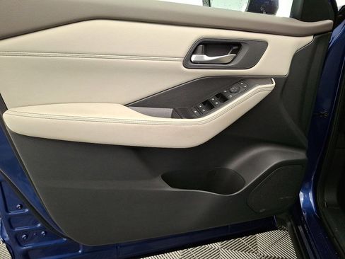 Used 2022 Nissan Rogue SV w/ SV Premium Package image 10