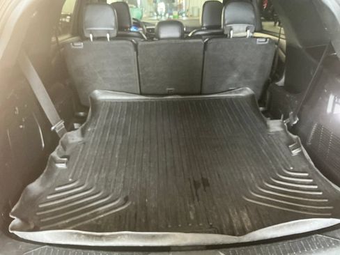 Used 2020 Ford Explorer XLT w/ Equipment Group 202A AWD/4WD image 28