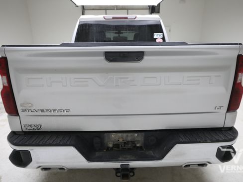 Used 2021 Chevrolet Silverado 1500 LT w/ Z71 Off-Road Package AWD/4WD image 3