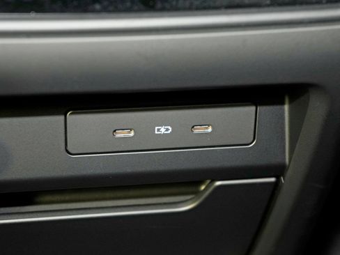 Certified 2025 Porsche Cayenne GTS AWD/4WD image 42