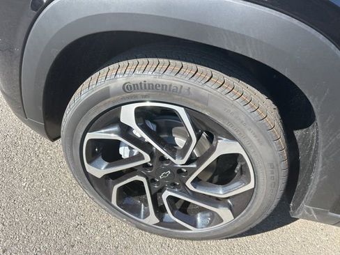 New 2026 Chevrolet Trax RS w/ Sunroof Package image 7