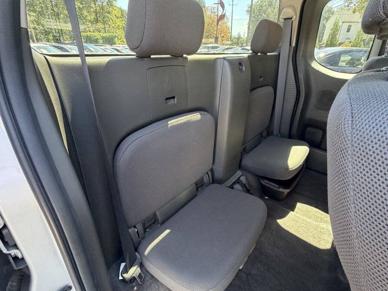 Used 2015 Nissan Frontier S RWD image 16