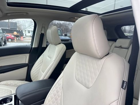 Used 2023 Ford Edge Titanium w/ Class II Trailer Tow Package image 27