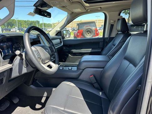 Used 2024 Ford Expedition XLT AWD/4WD image 13
