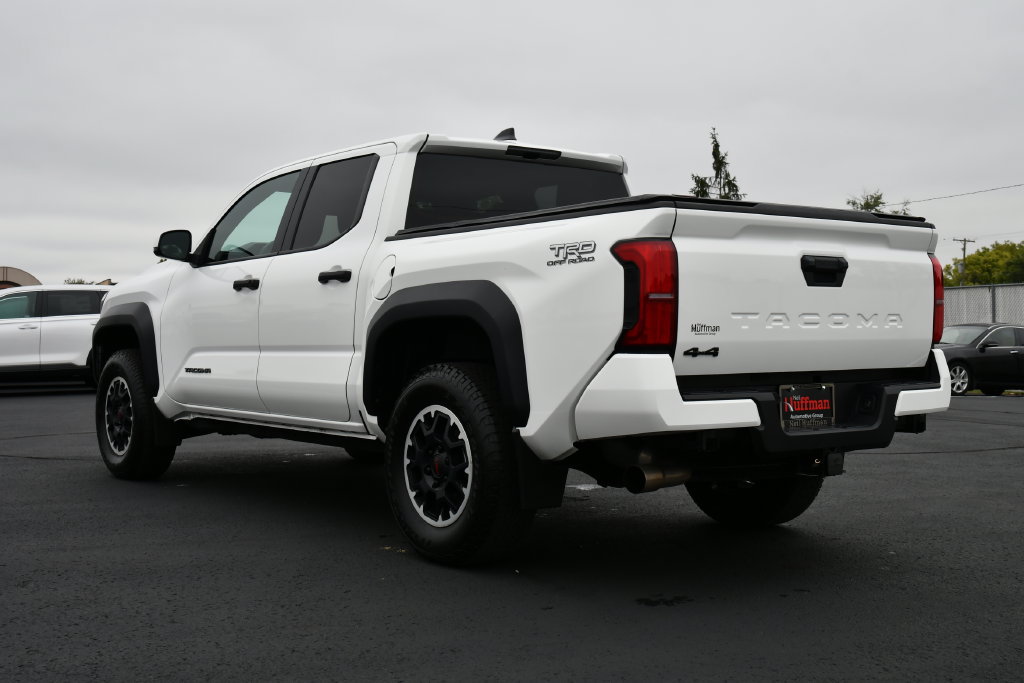 Used 2024 Toyota Tacoma TRD Off-Road AWD/4WD image 5