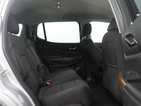 Used 2019 GMC Acadia SLE image 13