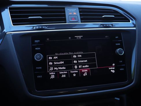 Used 2024 Volkswagen Tiguan SE R-Line image 34