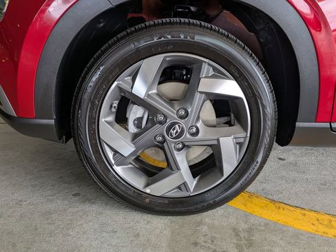 Used 2025 Hyundai Venue SEL FWD image 31