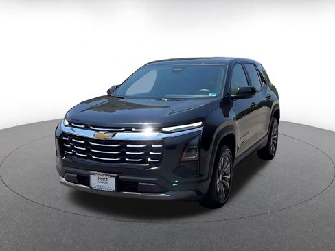 Used 2025 Chevrolet Equinox LT FWD image 7
