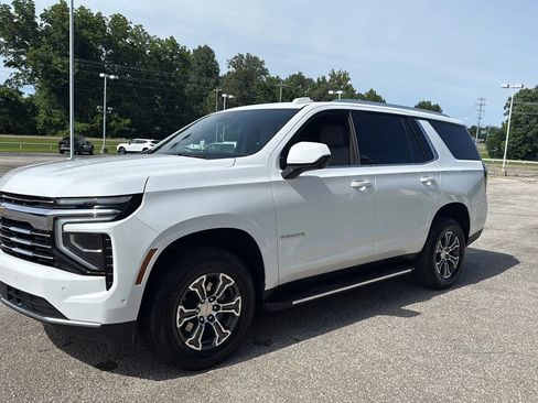 Used 2025 Chevrolet Tahoe LT RWD image 7