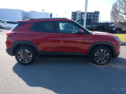 New 2026 Chevrolet TrailBlazer LT w/ Convenience Package FWD image 9